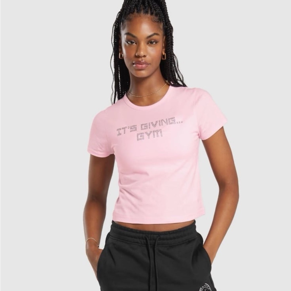 New Gymshark ITS GIVING GYM BABY T-SHIRT Pink Women’s Size Large